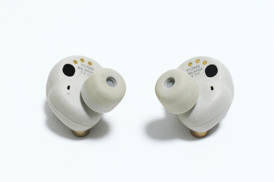 【美品】SONY WF-1000XM4 プラチナシルバー ワイヤレスイヤホン