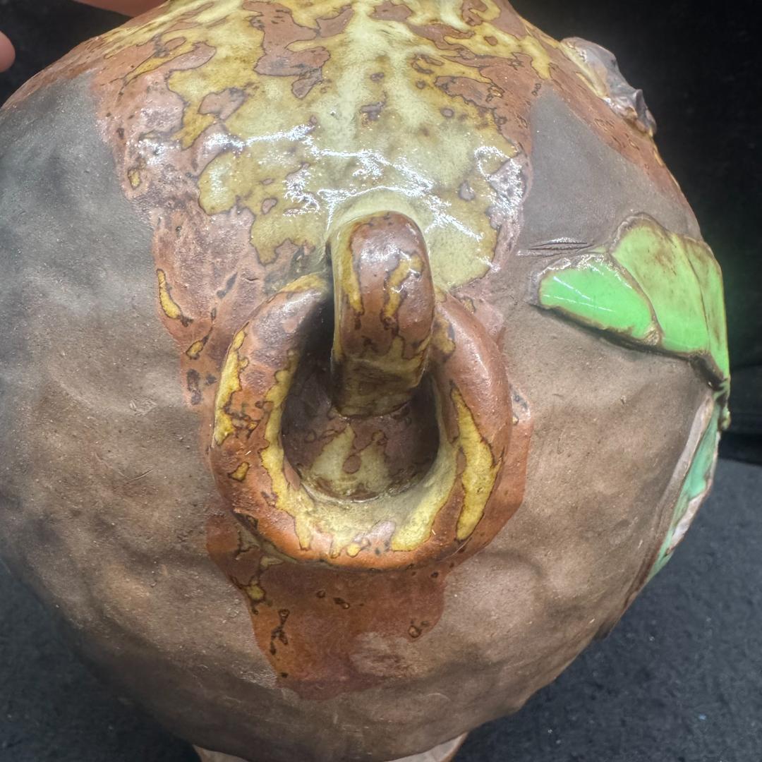 希少！鍋島焼幾平作 盛上彩釉 柿絵彫浮彫 双耳 花瓶