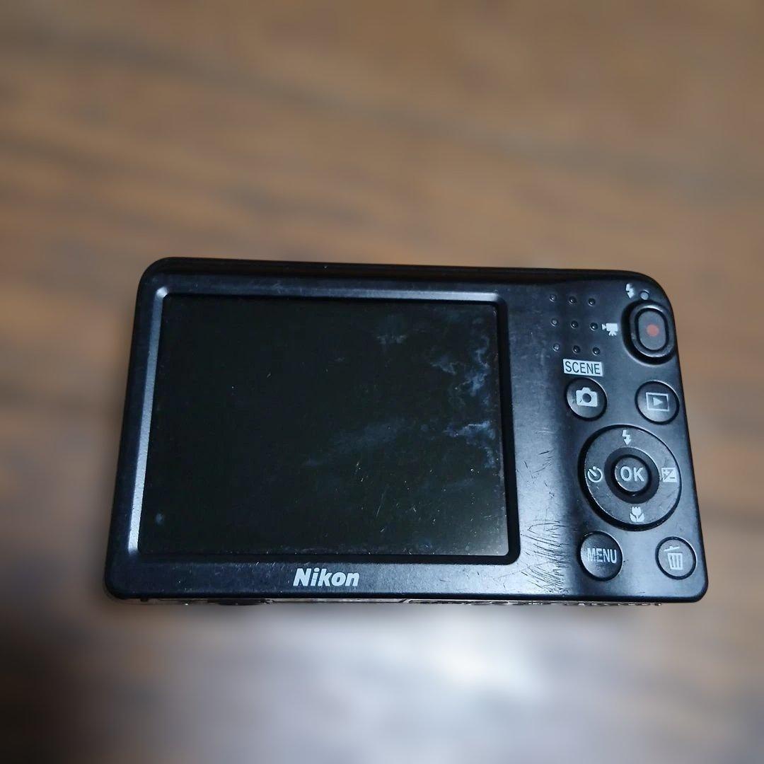 Nikon COOLPIX A100 ニコン コンパクトデジタルカメラ