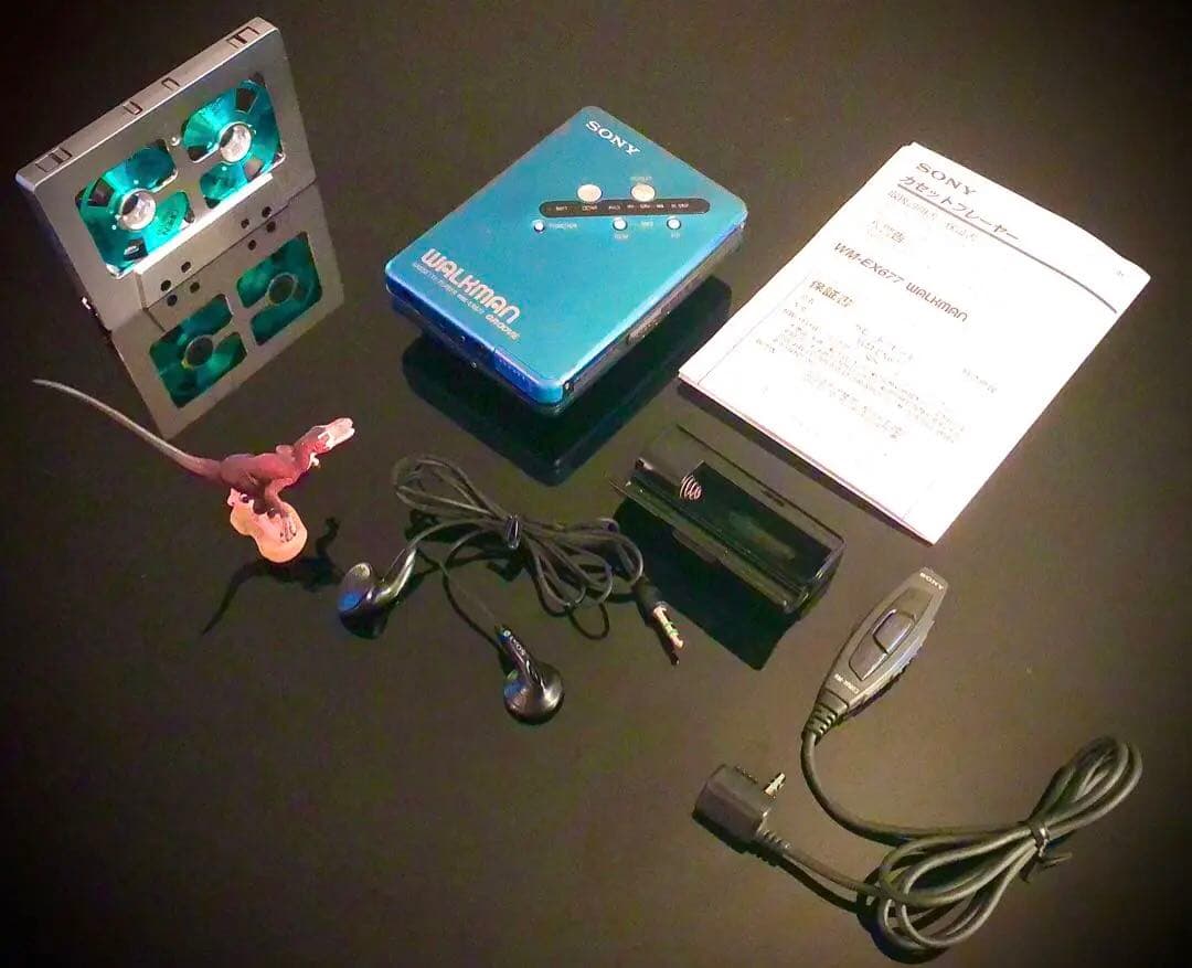 カセットウォークマン SONY WM-EX677 青い「整備済み、完動美品」