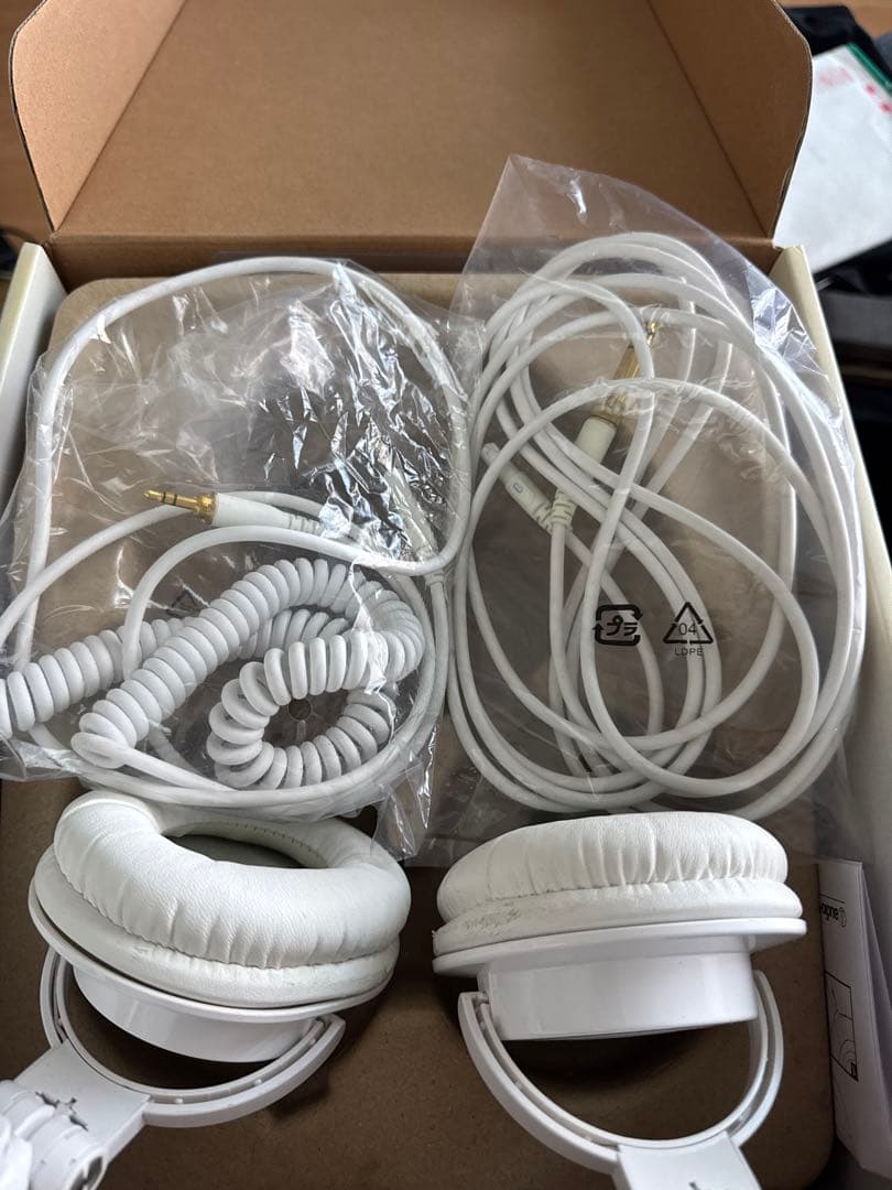 audio-technica ATH-M50xWH 音出し良好／バンド割れあり