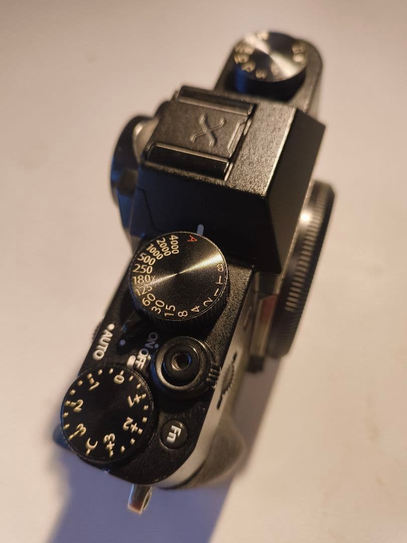 Fujifilm X-T20 ミラーレス一眼 ブラック ボディ、バッテリー付き