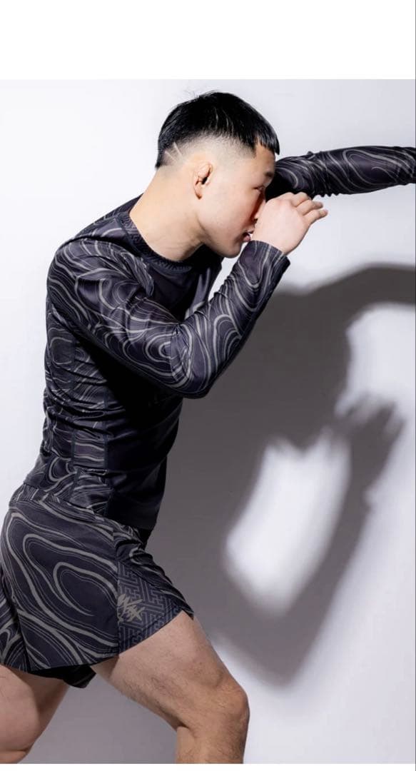 新品未使用！RVCA x KRAZY BEE ファイトショーツ　Mサイズ