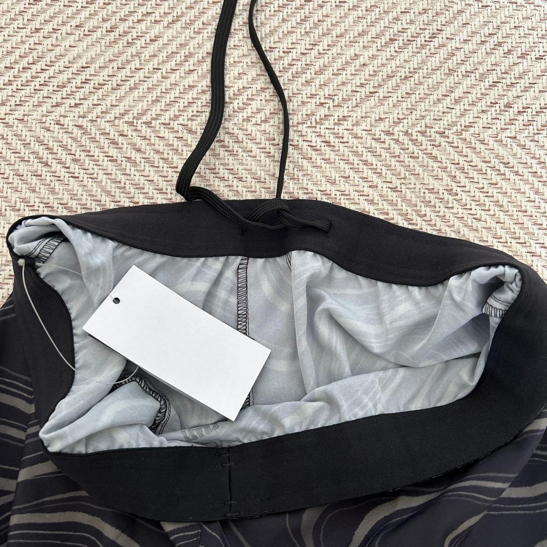 新品未使用！RVCA x KRAZY BEE ファイトショーツ　Mサイズ