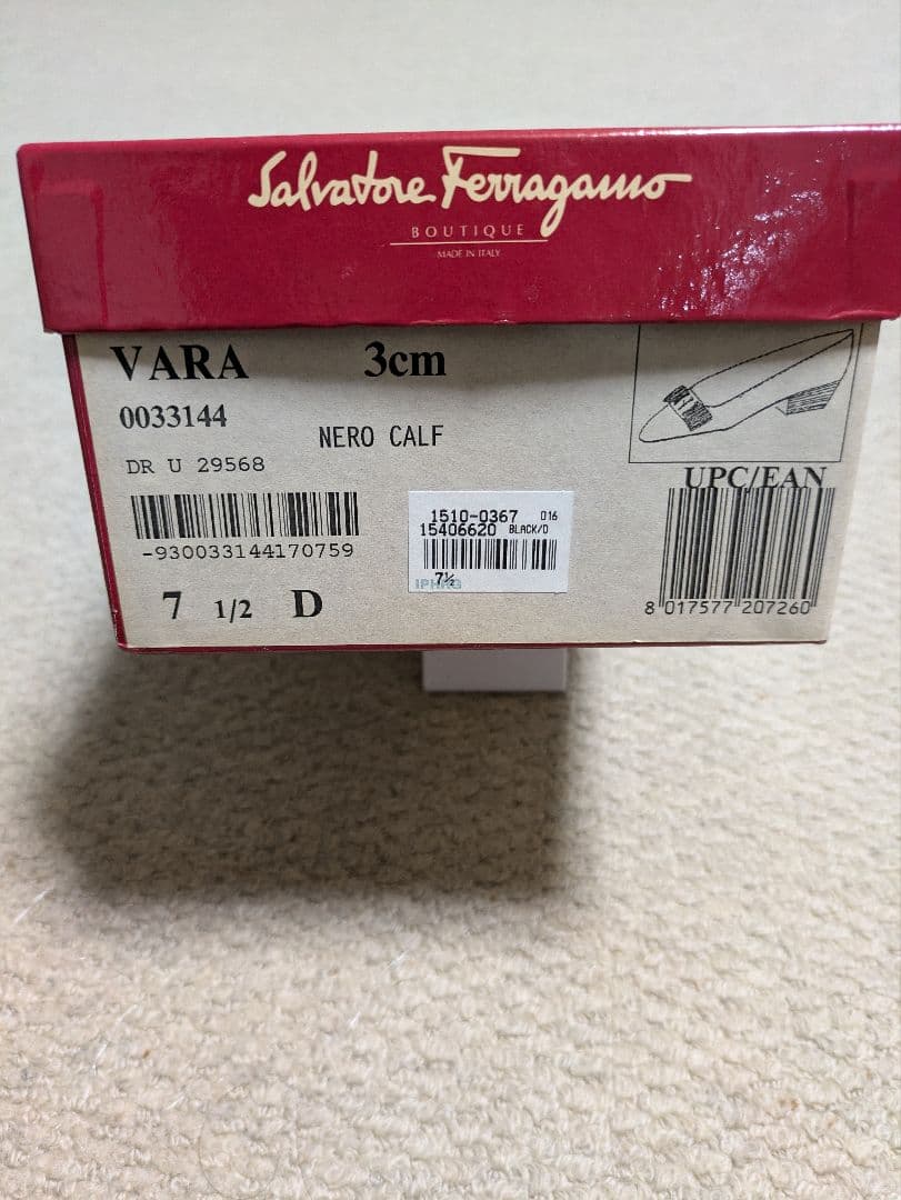 サルバトーレ フェラガモ 黒　ヴァラ　リボン フラットパンプス　 24.5cm