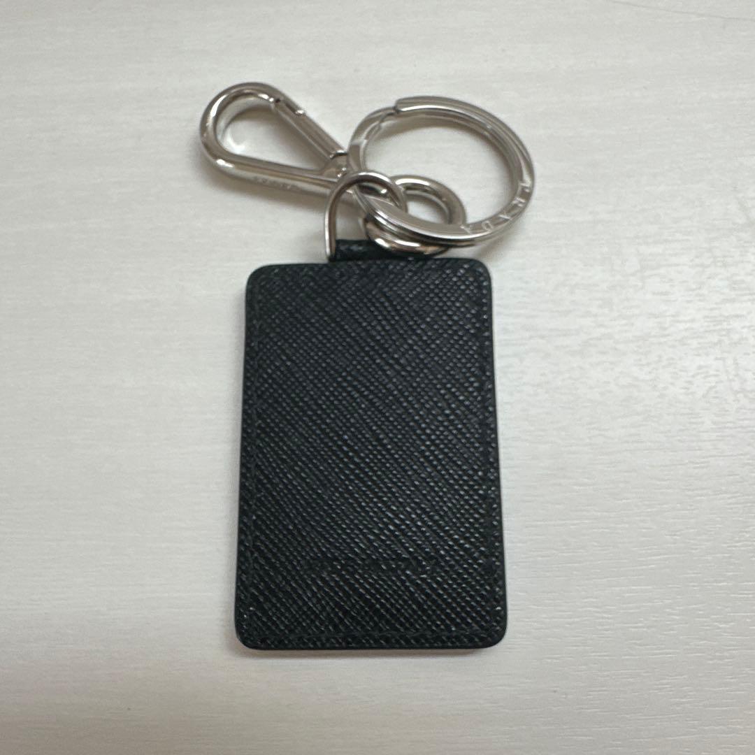 【正規品】【新品未使用】PRADA ブラックレザー キーホルダー