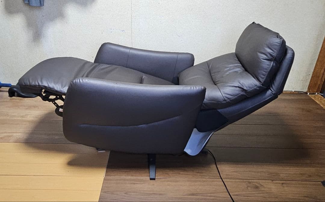 m5tin出品　電動リクライニングパーソナルチェア