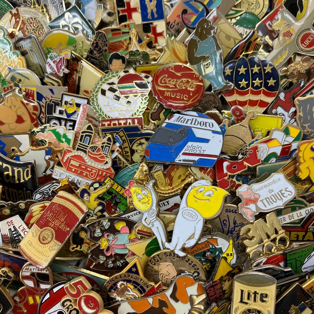 フランス雑貨★ピンバッジ大量200個セット★コカコーラ　エッソボーイ&ガール