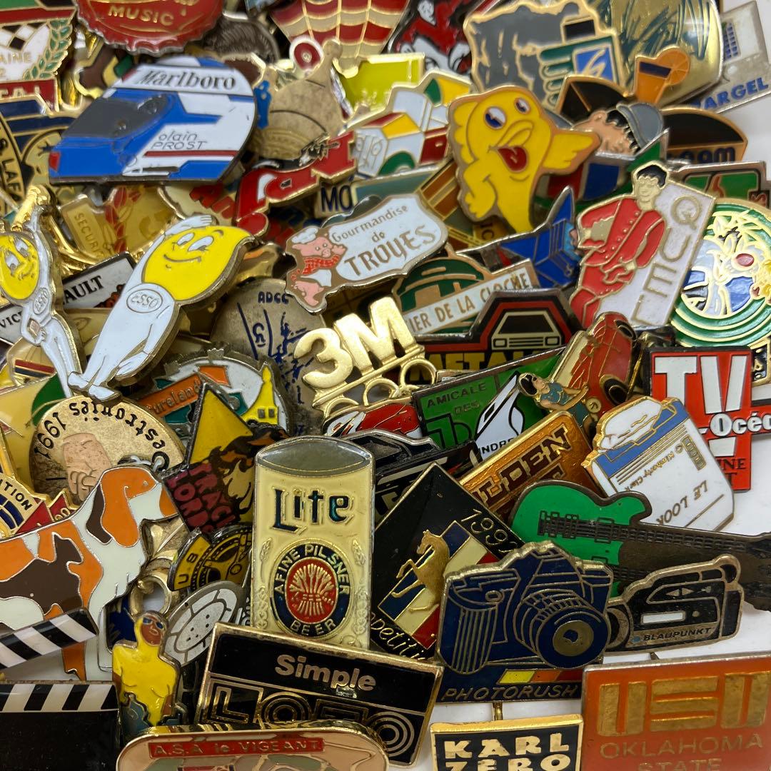 フランス雑貨★ピンバッジ大量200個セット★コカコーラ　エッソボーイ&ガール