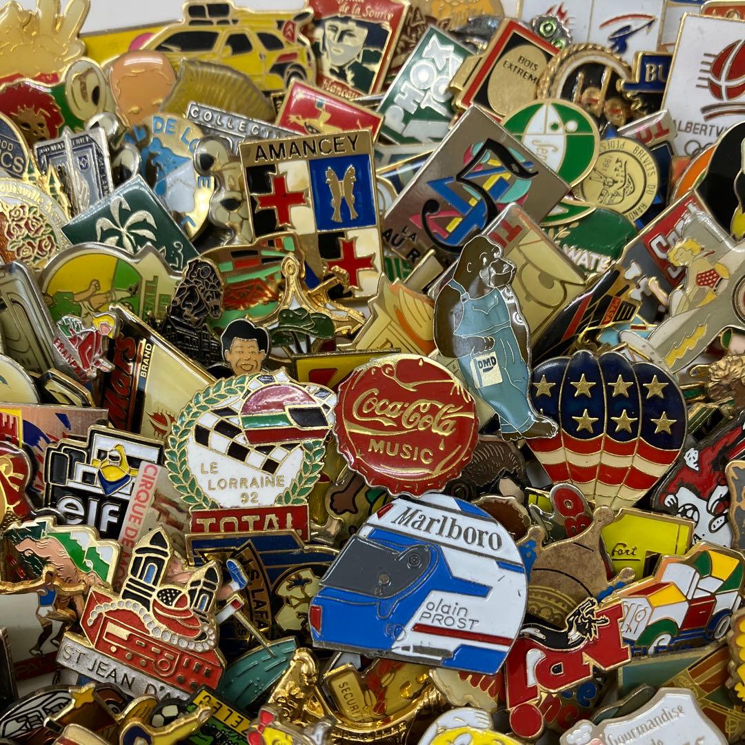 フランス雑貨★ピンバッジ大量200個セット★コカコーラ　エッソボーイ&ガール