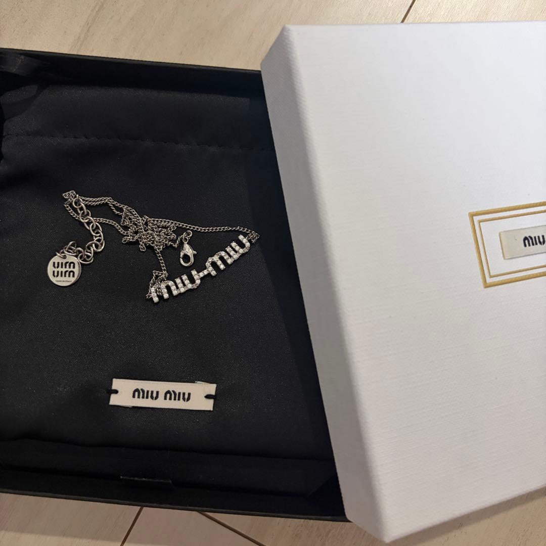 miumiu ロゴネックレス シルバー