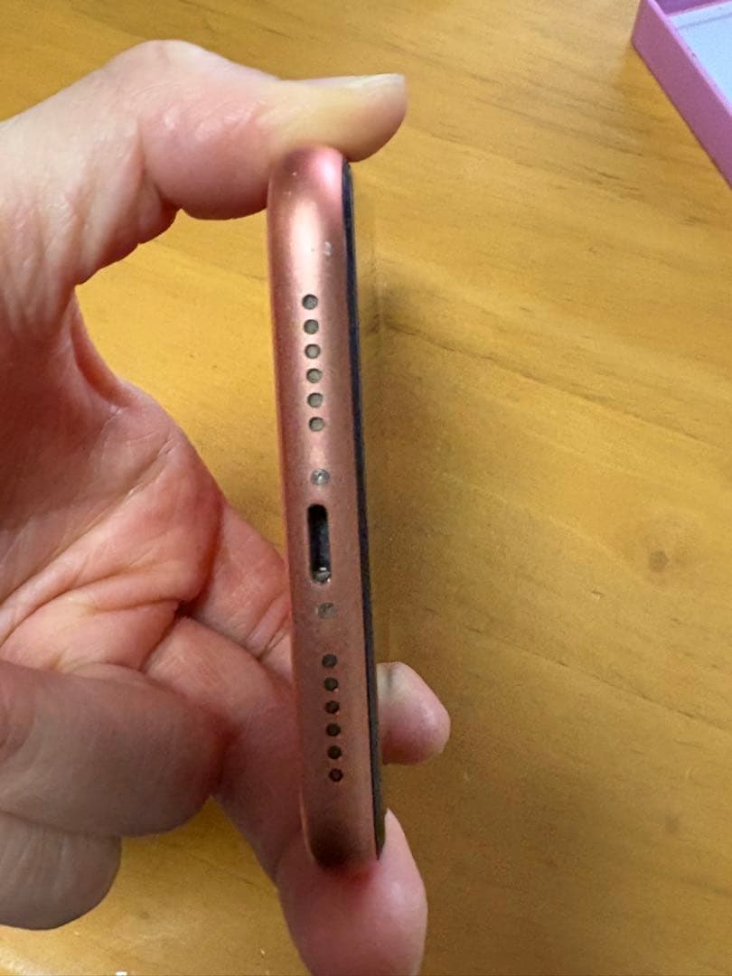 iPhone XR コーラル