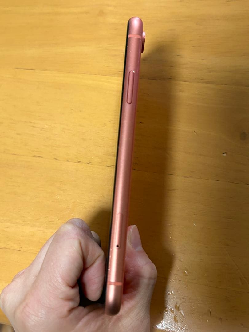 iPhone XR コーラル