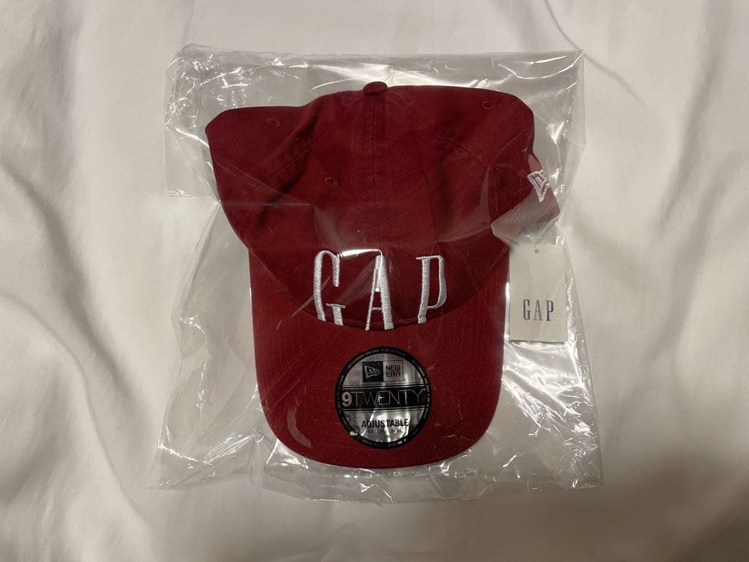 【新品】GAP NEWERA 限定コラボ ロゴ ベースボールキャップ レッド