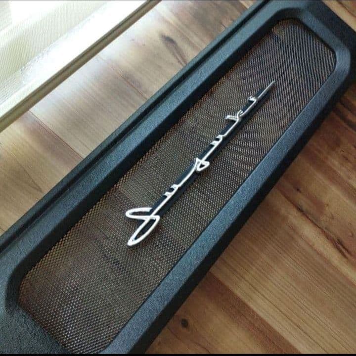 JB64JB74ジムニーシエラノマド　チッピンググリル+黒極小網筆記体エンブレム