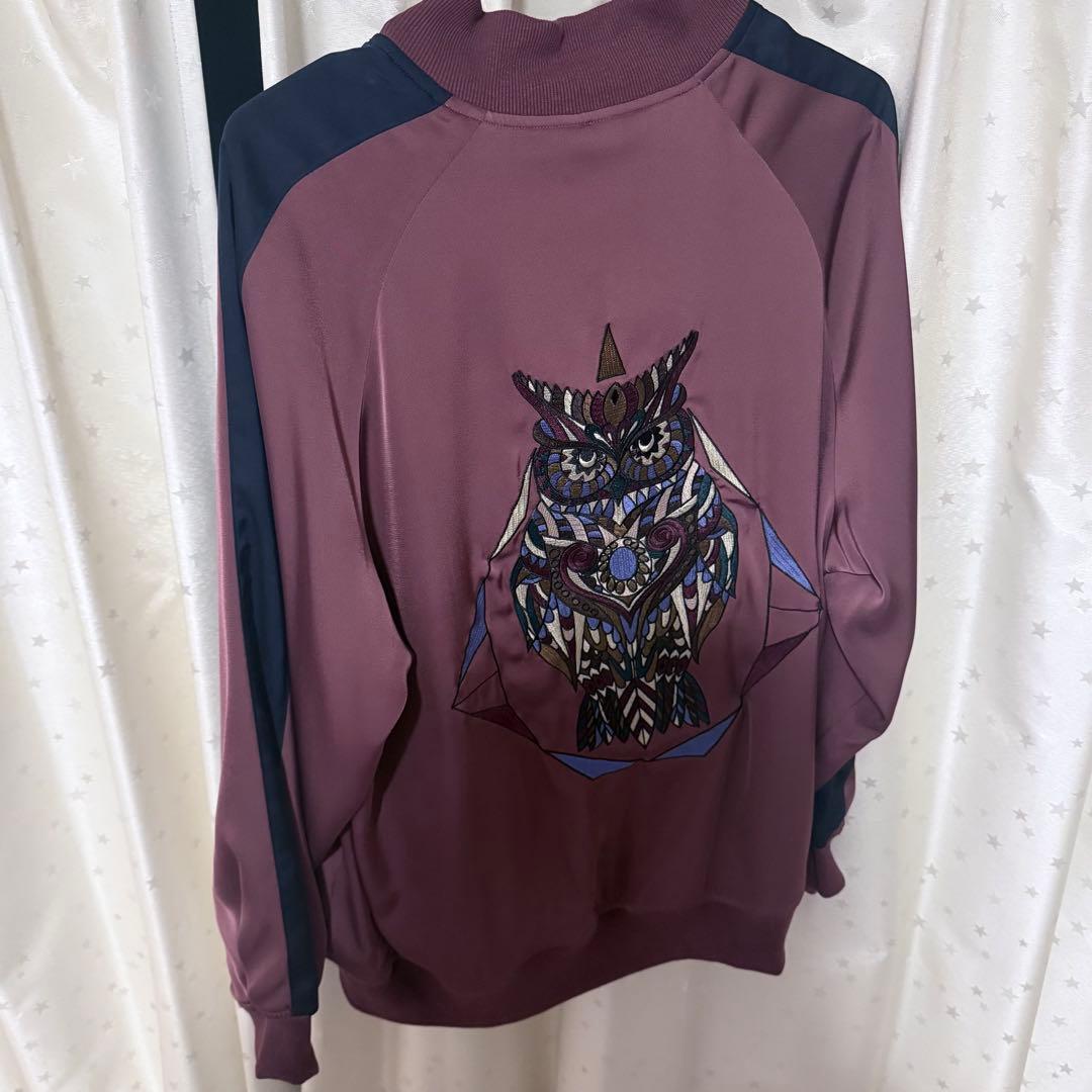 今期新作AULAAILAリバーシブル スカジャン バーガンディ・カーキ