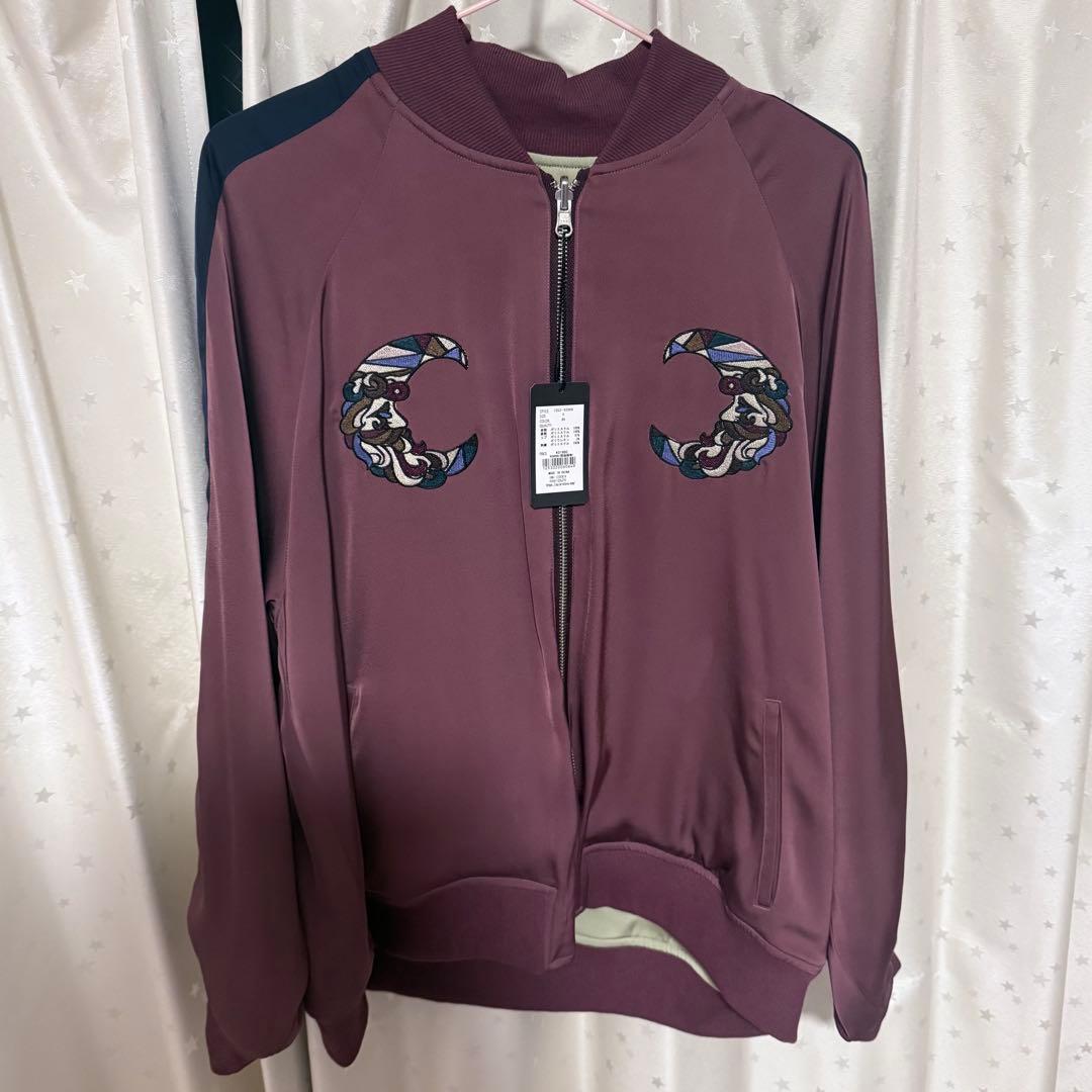 今期新作AULAAILAリバーシブル スカジャン バーガンディ・カーキ