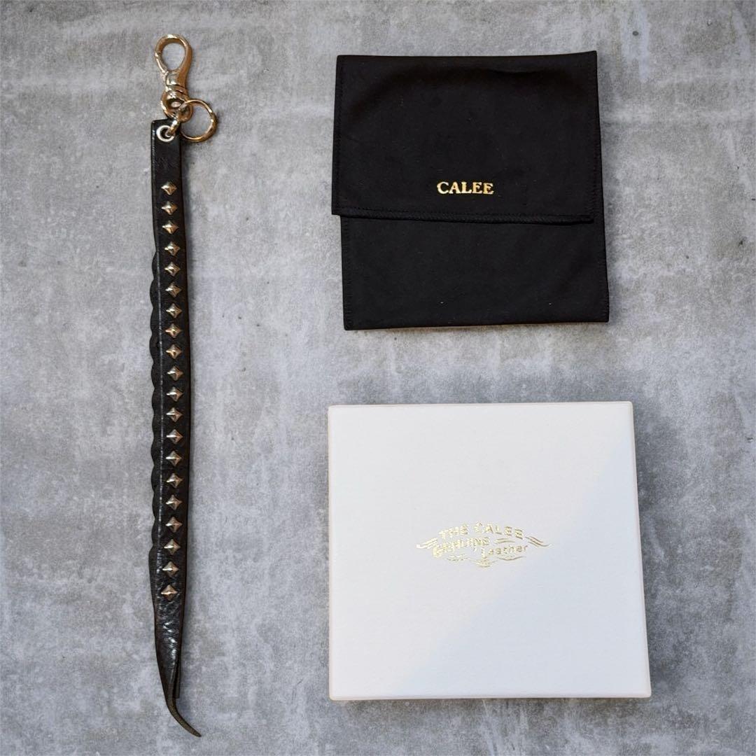 【美品】キャリー　スタッズ　レザー　キーホルダー　オモシーチャンネル　スタッズ