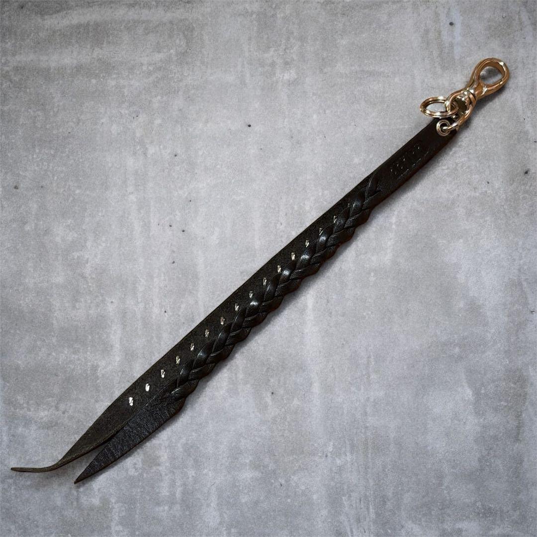 【美品】キャリー　スタッズ　レザー　キーホルダー　オモシーチャンネル　スタッズ