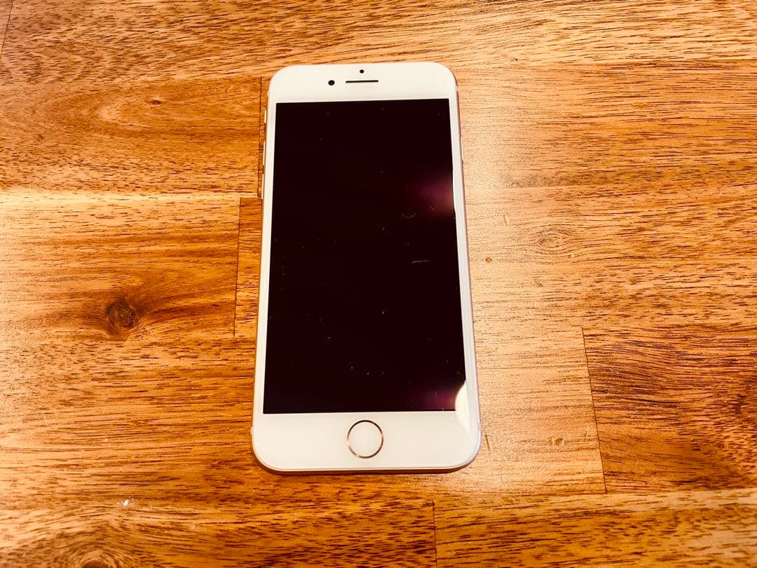 ④美品 Apple iPhone8 64GB ゴールド SIMロック解除済み