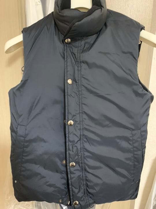 リバーシブルダウンベスト