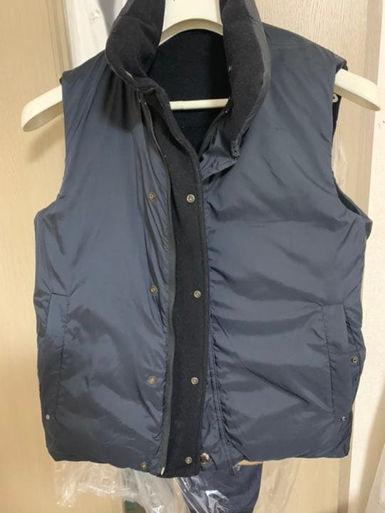 リバーシブルダウンベスト