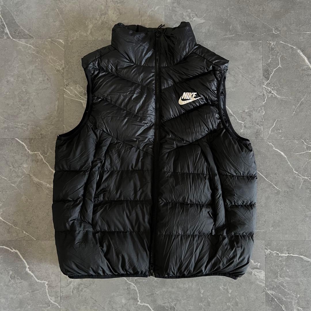 NIKE ブラック ダウンベスト スウォッシ　ワンポイントロゴ　肉厚　XL