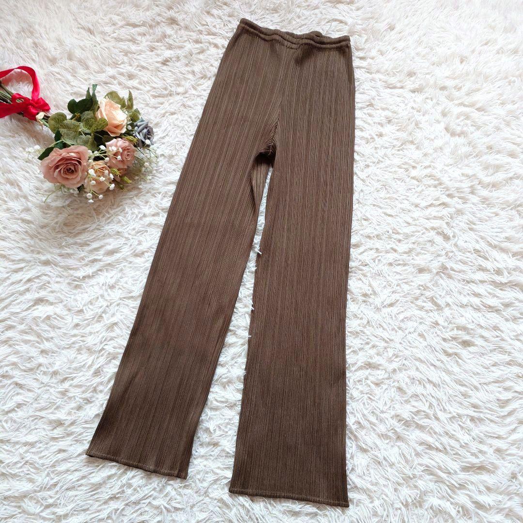 プリーツプリーズ　イッセイミヤケ　プリーツ　パンツ　伸縮性　カーキ　3　L