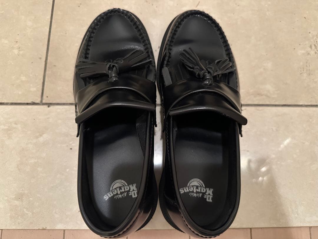 ブラックレザータッセルローファー