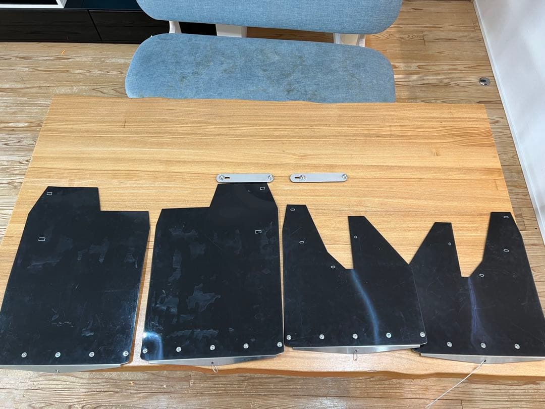 前期型デリカD5 マッドフラップ　オートフラッグス