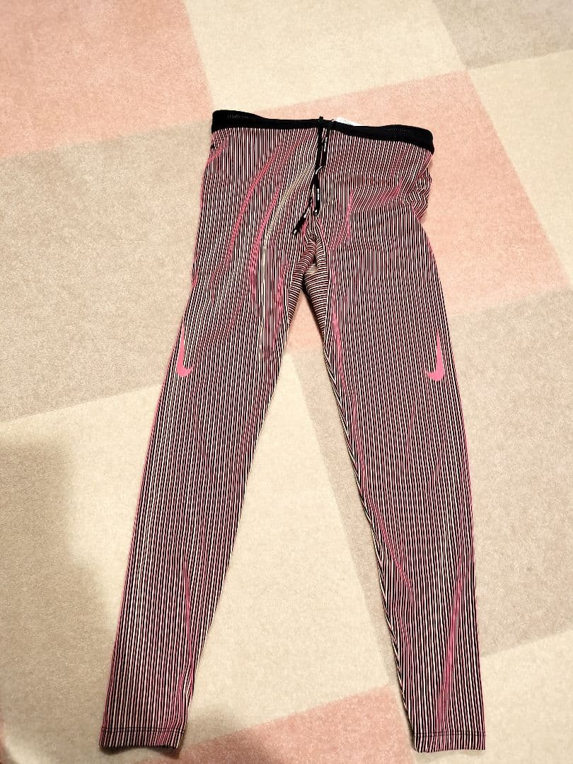 ナイキ　エアロスイフト　タイツ