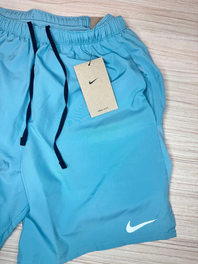 Nike ライトブルー ショートパンツ 新品タグ付き