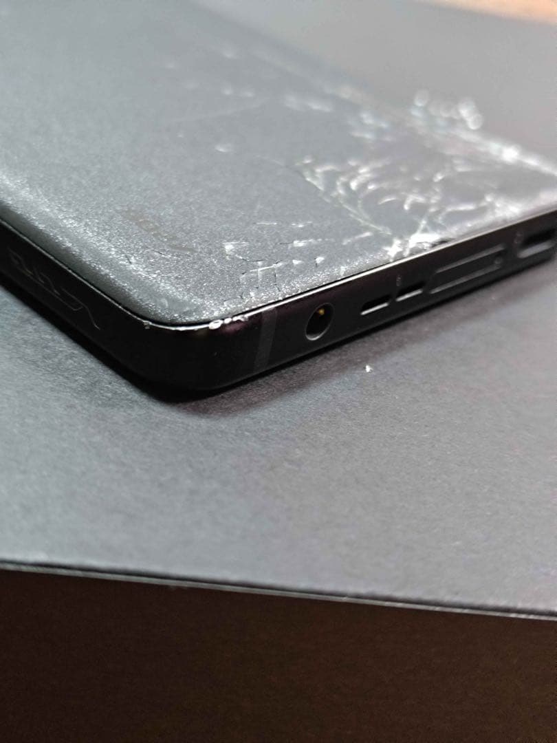 ASUS ROG Phone 9PRO 中古 背面割れ有り