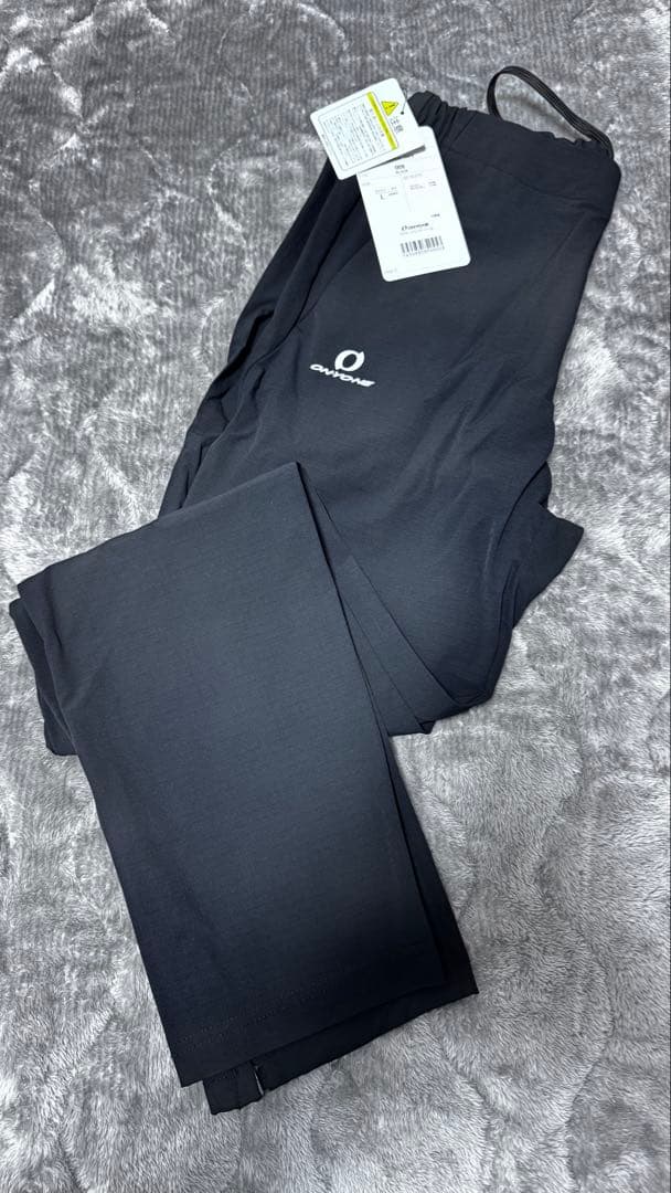 サロモンロゴ入り／オンヨネ　ウィンドブレーカー　ジャケット+パンツ　Lサイズ