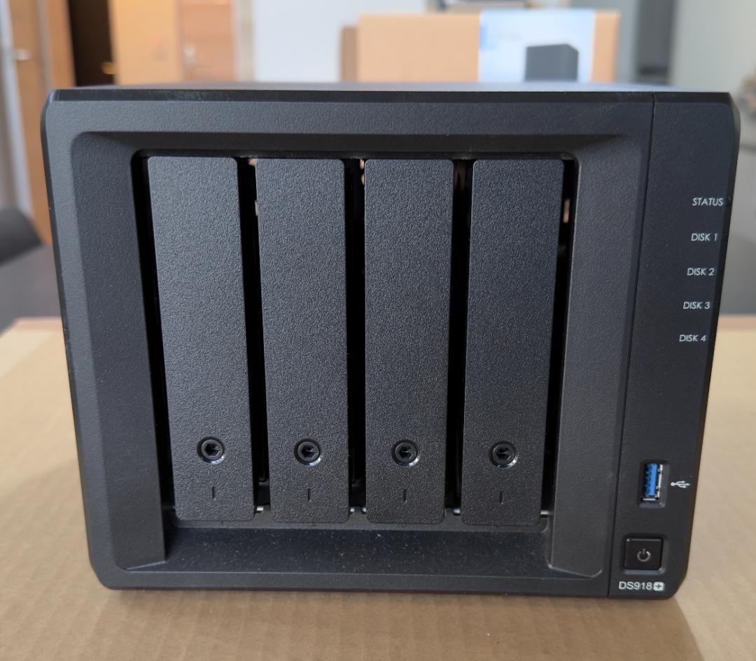 Synology DS918+ 4ベイ NAS 純正8GBメモリ 箱あり