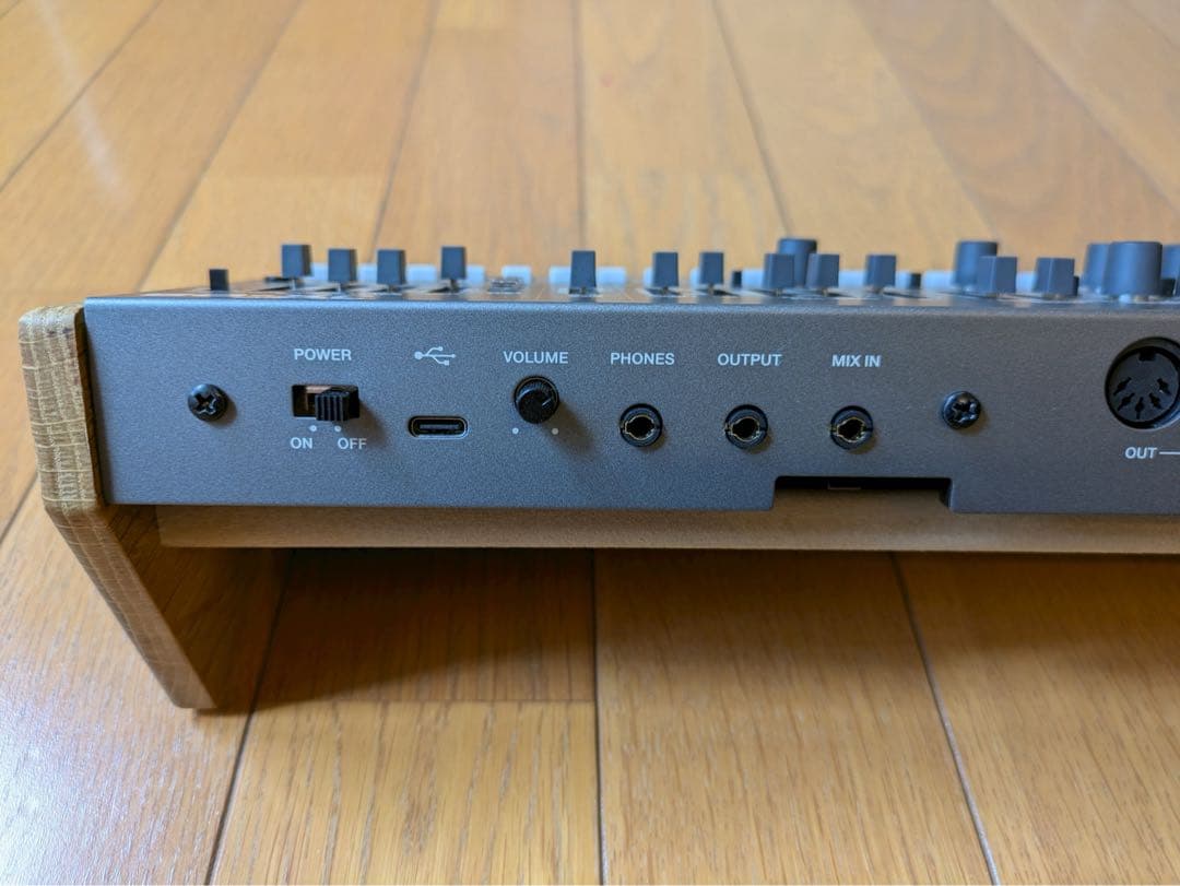 Roland シンセサイザー　音源モジュール　JX-08