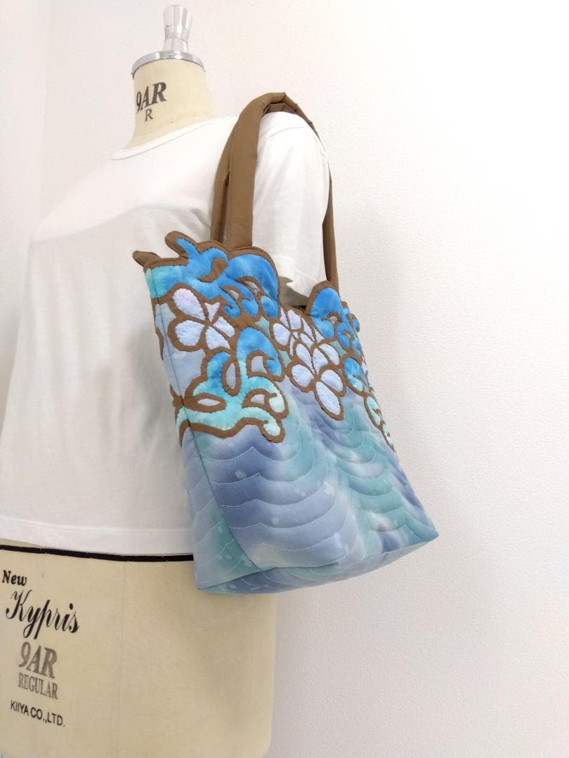 ハワイアンキルト　ハンドメイド　ナル　プルメリアトートバッグ