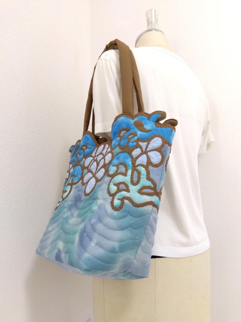 ハワイアンキルト　ハンドメイド　ナル　プルメリアトートバッグ