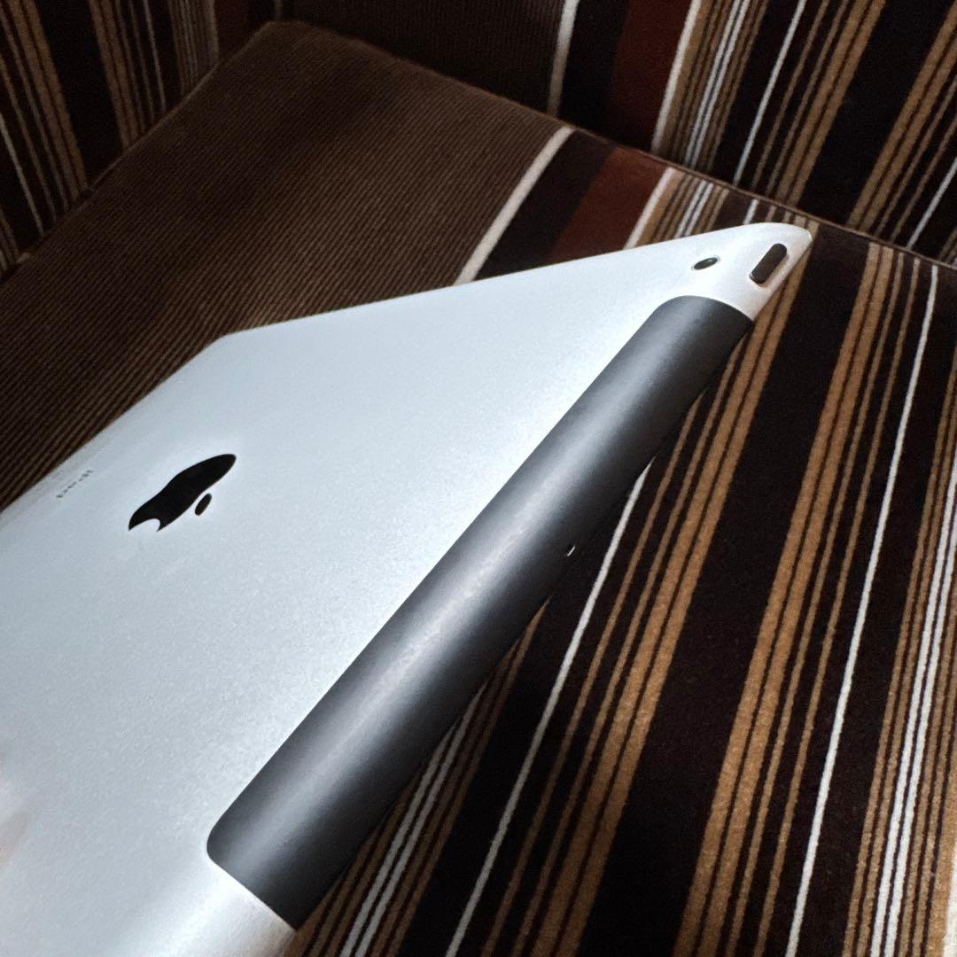 初代 iPad 32GB セルラーモデル Softbank