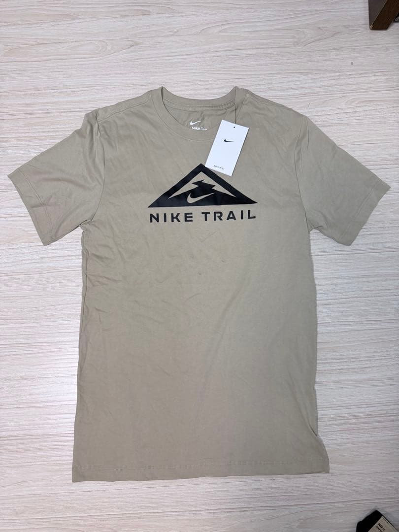 Nike Trail ベージュ Tシャツ ショートパンツ セット M