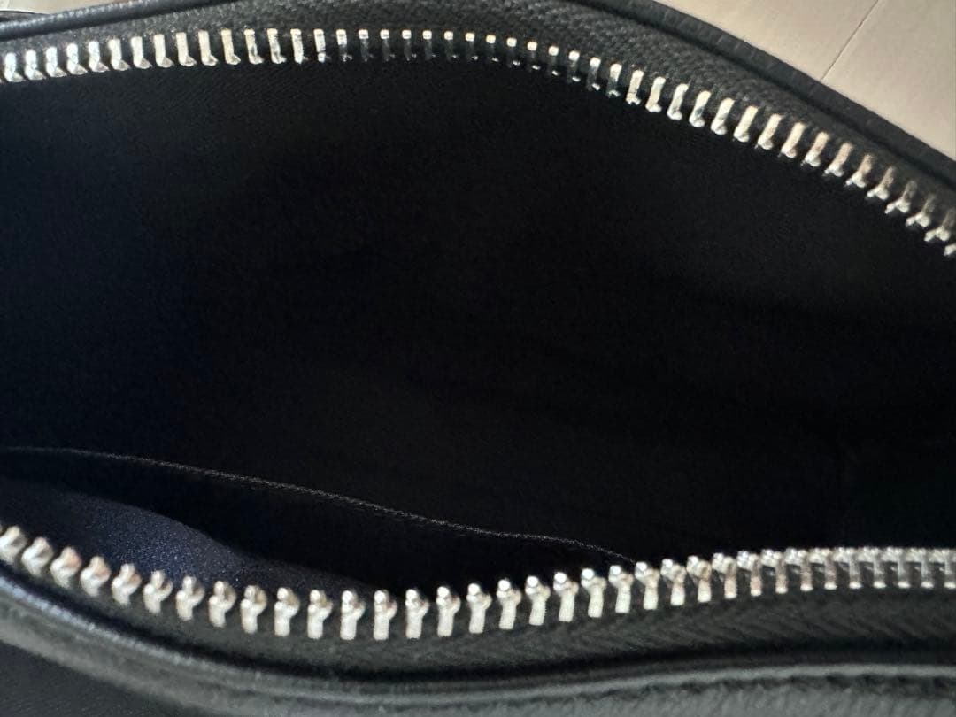 ビアズリー レザーボディバッグ レザーリング ブラック BEARDSLEY