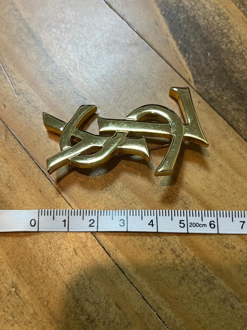 YSL　イヴサンローラン　ブローチ　ゴールド