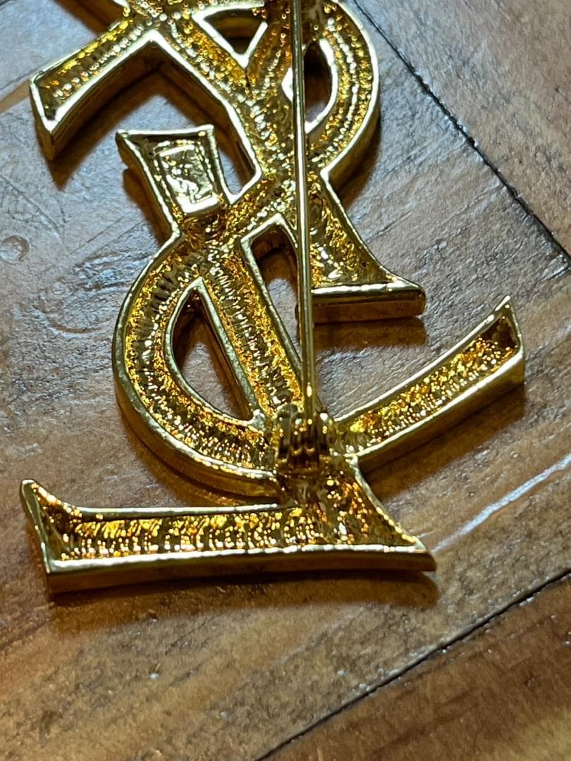 YSL　イヴサンローラン　ブローチ　ゴールド