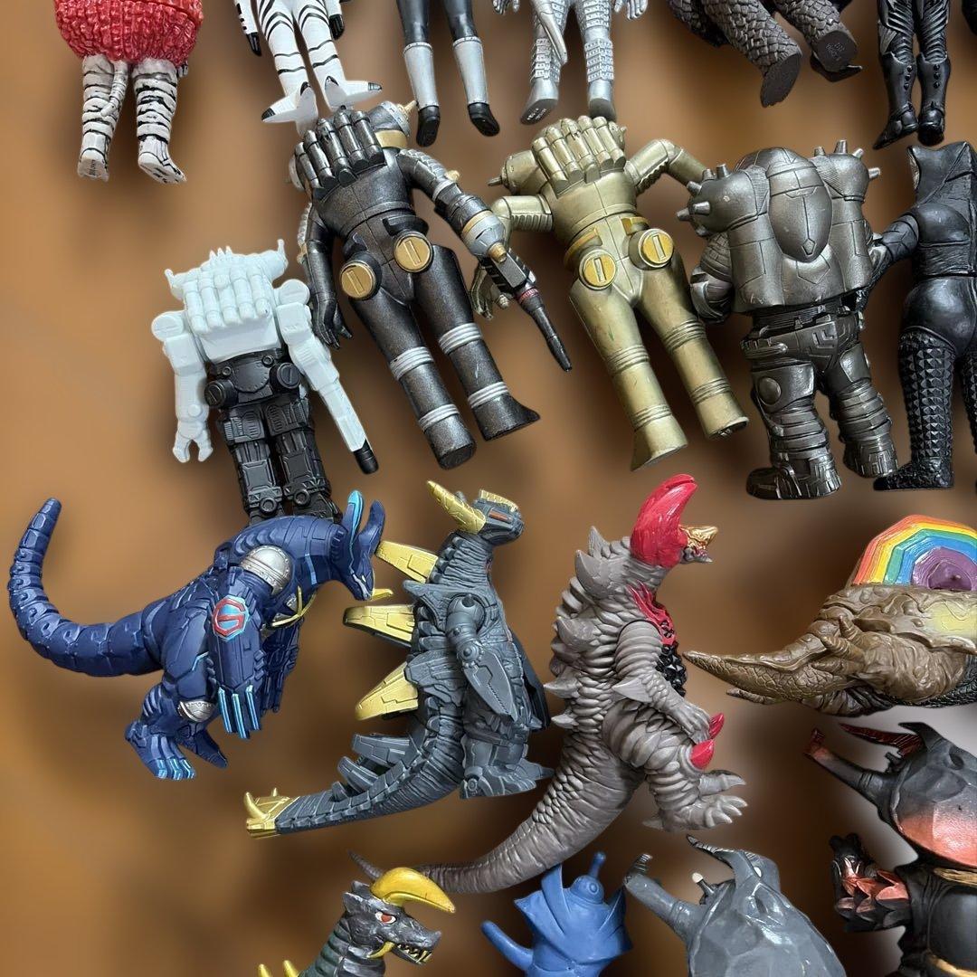 ウルトラマン　ソフビ　怪獣　フィギュア　セット　まとめ　65個