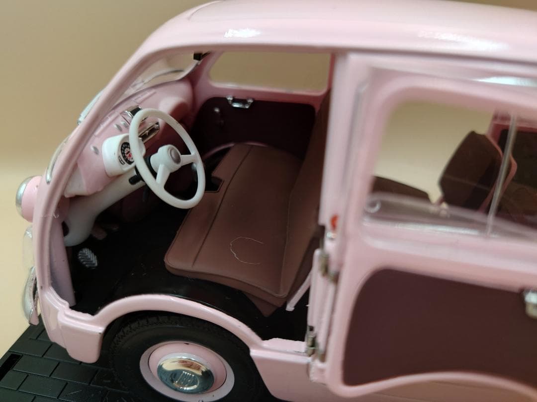 1/18 フィアット600 ムルティプラ FIAT Multipla ミニカー