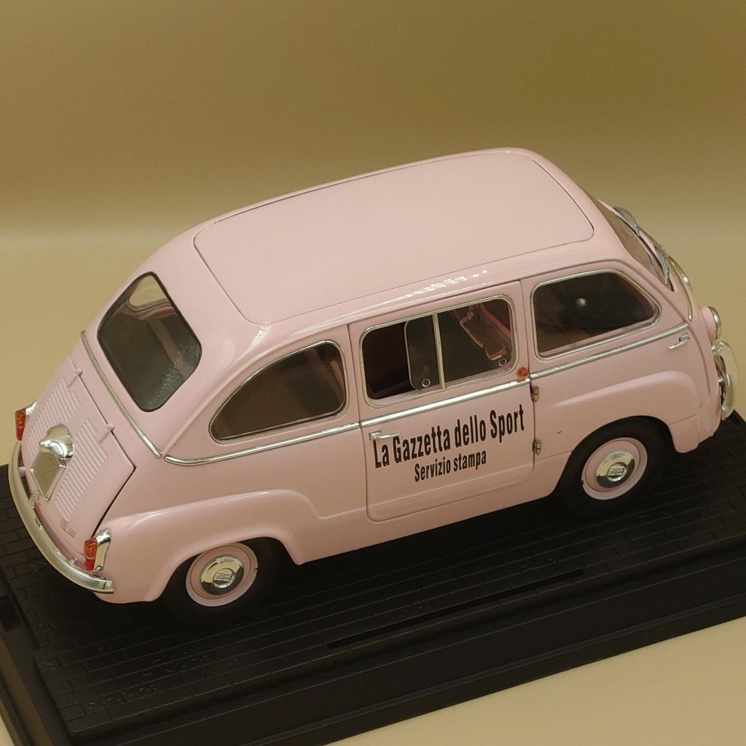 1/18 フィアット600 ムルティプラ FIAT Multipla ミニカー