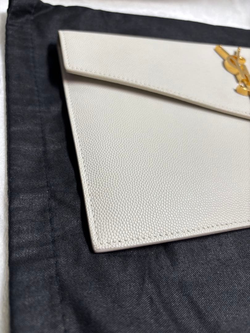 サンローラン アップタウン ポーチ (グレイン・ド・プードルエンボスレザー)美品