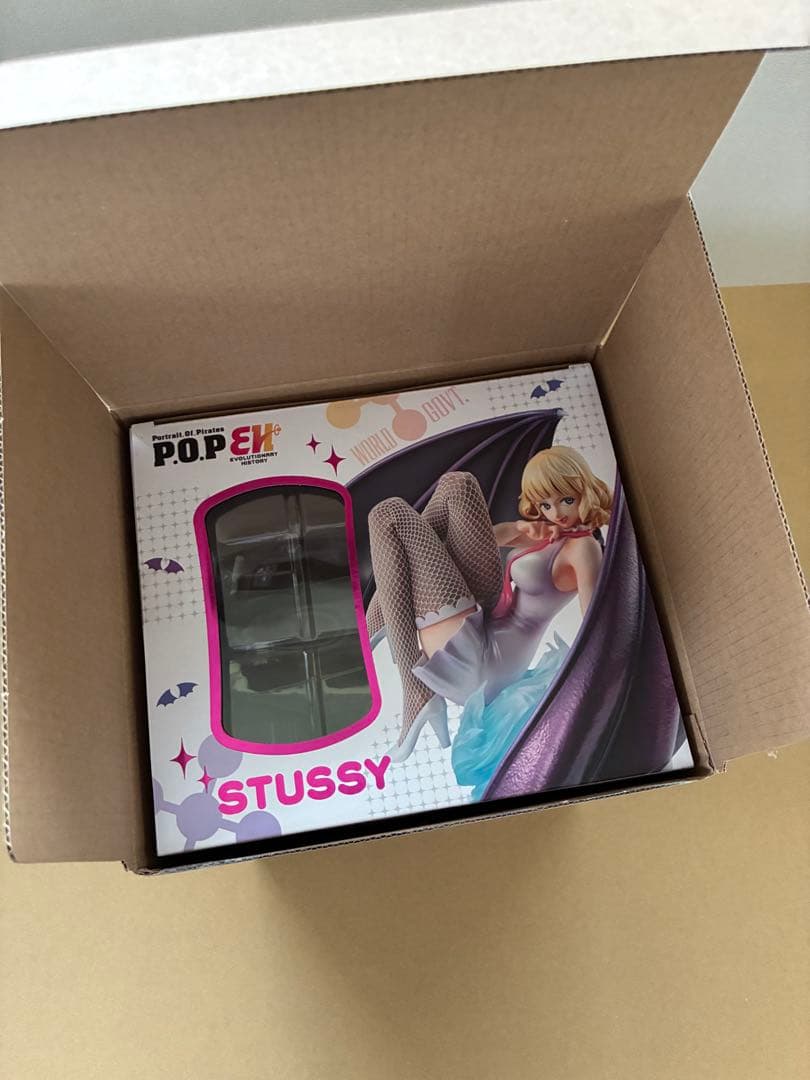 ワンピース STUSSY フィギュア POP 未開封