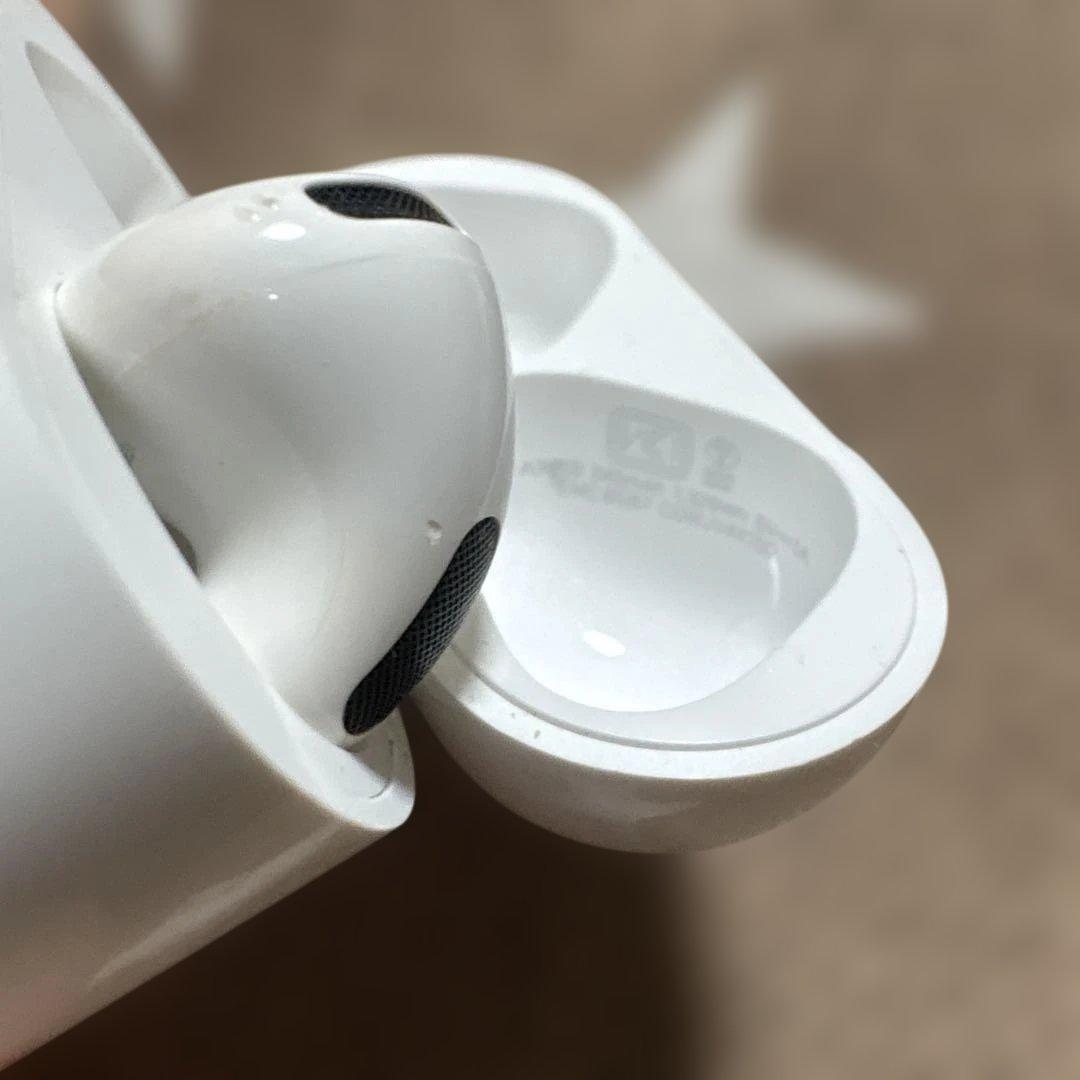 タイムセールApple AirPods 充電ケース 本体(右耳のみ)