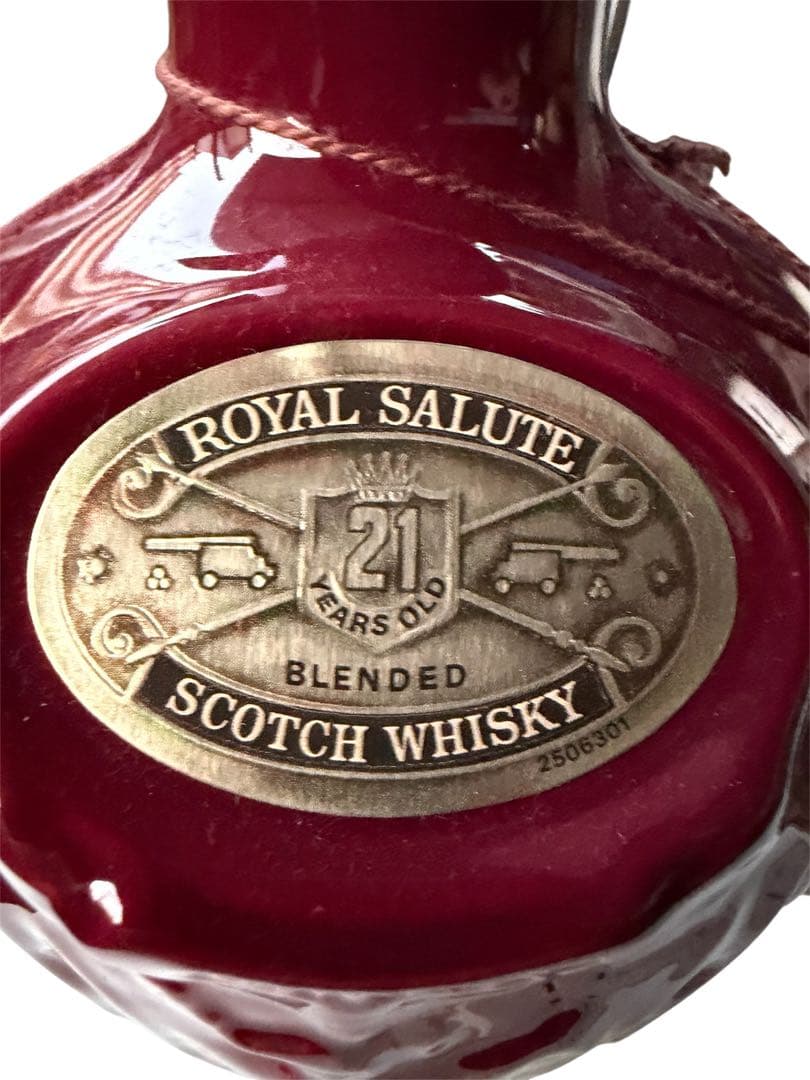 未開栓箱入 Salute 21 ウイスキーロイヤルサルート赤陶器21年